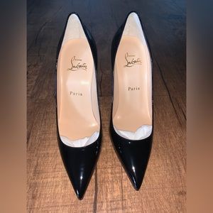 CHRISTIAN LOUBOUTIN. Style: DECOLLETE